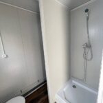 könnyített kivitelű irodakonténer, 20' méret, komplett fürdőszobával