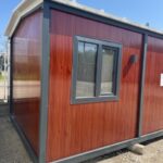 eladó újszerű állapotú 8 x 3 m mobilház, barna, konyhával, fürdőszobával