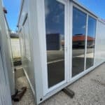 egyedi méretű irodakonténer panoráma kivitelben