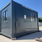 Eladó 16 lábas irodakonténer komplett WC-helyiséggel
