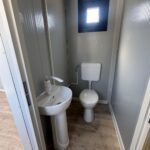 Eladó 16 lábas irodakonténer komplett WC-helyiséggel